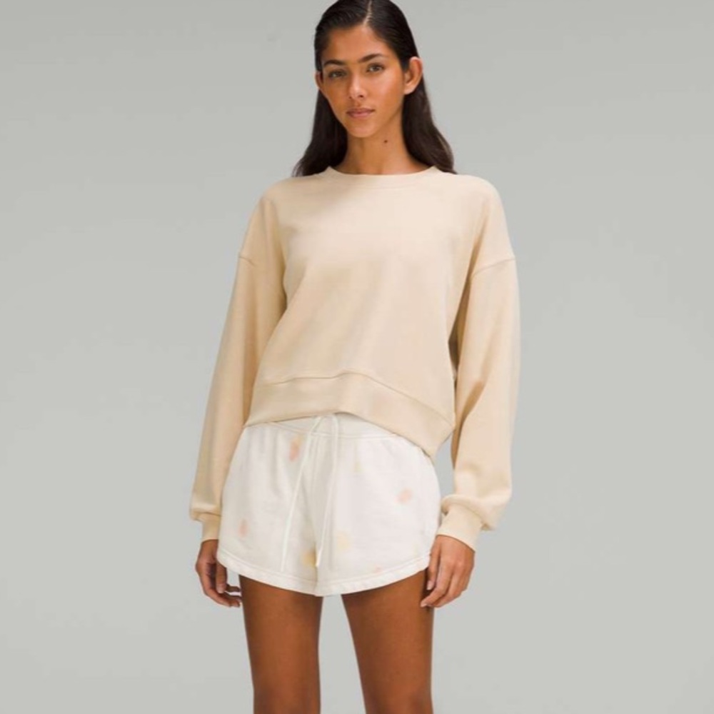 Lululemon Perfectly Oversized Cropped Crew Softstreme
Prosecco colour